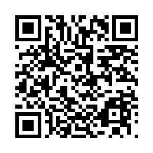 赵纯良和南宫凤鸾两人一起下了飞机二维码生成