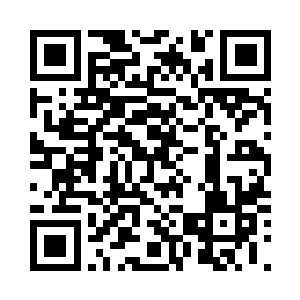 赵纯良跟随着人潮越过了那巨大的门二维码生成