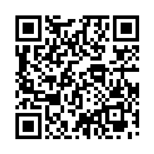 赵茜等几个小姑娘都在打理余下的事情二维码生成