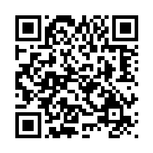 赵长卿一面给纪账房包伤一面感叹二维码生成