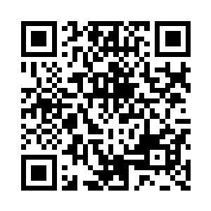 赶走了准备服侍他洗澡的小珊和小梅二维码生成