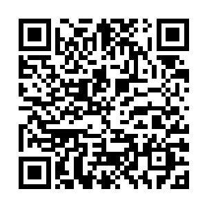 起码也需要花费几百万……而这一套首饰全部加起来二维码生成