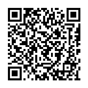 趁着班德尔的注意力仍然被海瑟薇牵扯住的时候二维码生成