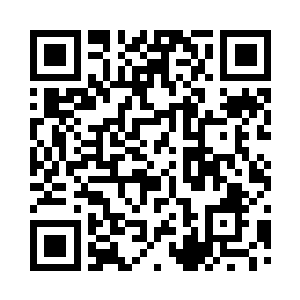 趴在猫眼上面一看之后立刻笑着把房门打开二维码生成