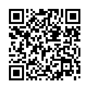 跑到篮球场这边已经黑漆漆一片了二维码生成