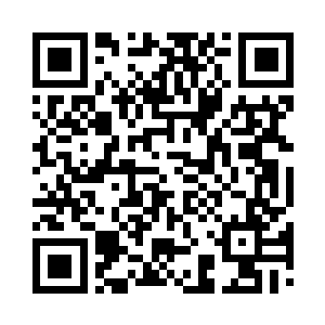 距离很远朱平安就看到朱记前排队的人群了二维码生成