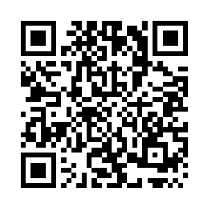 跟在泰迪后面往一旁的一个小厅走去二维码生成