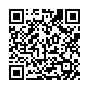 跟她身上那件白色的连衣裙形成鲜明的对比二维码生成