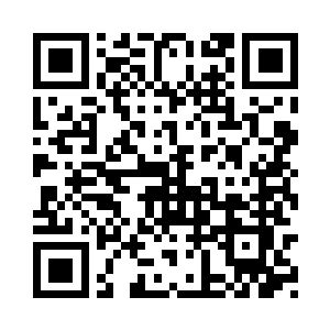 跟方才舞台上的英武形象判若两人二维码生成