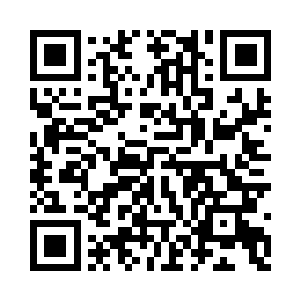 跟着整个光球扭动成一个盘旋着的绿色小蛇二维码生成