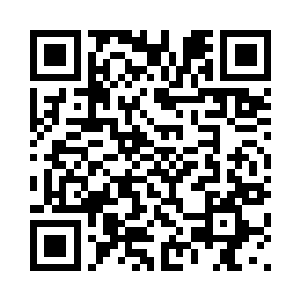 路边其他店的伙计看到唐天进店了二维码生成