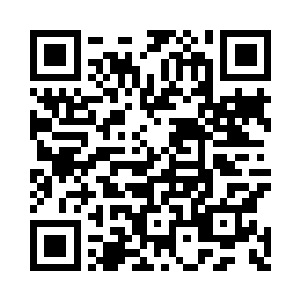 蹲下身子垂眸若有所思的研究着药人的面容二维码生成