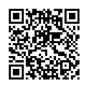 身上的汗可以说是像水一样往下流着二维码生成