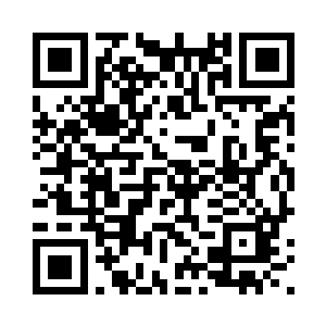 身上的衣服更是被撕成了一条条的二维码生成