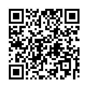 身为北莽帝师的太平令坐在一根小板凳上二维码生成