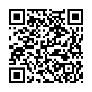 身后陈小练更是一把将他拖着往后退了两步二维码生成