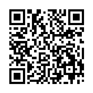 身子快速的朝着半蹲在地上的娜丽丝窜了过去二维码生成