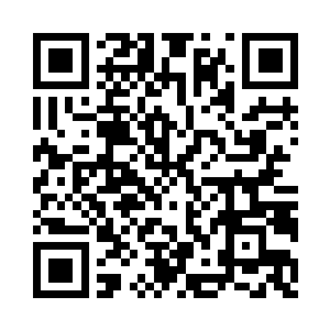 身旁的男服务员却是有些不屑的看了一眼二维码生成