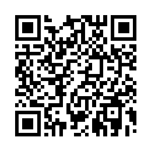 身材娇小的千叶尤子已经走到苹果树下二维码生成