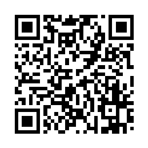 躲藏在角落里的一个黄头发的男子二维码生成