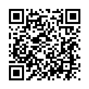 转头间又看了一眼那要在地上的暗夜部队成员二维码生成