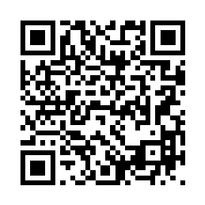 转盘周围是直径将近一米的圆形透明玻璃二维码生成