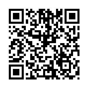 轻巧地在马车走着的同时跳上了马车二维码生成