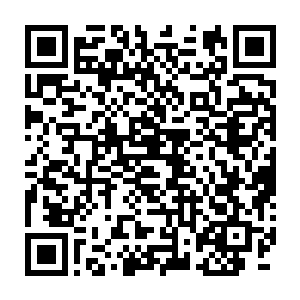 轻微的几乎用肉眼都很难发现……噗~~噗~在秦方双脚落地的那一刹那二维码生成