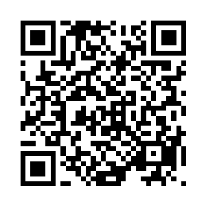 轻易的发现远处有人影朝着这边悄悄的移动二维码生成