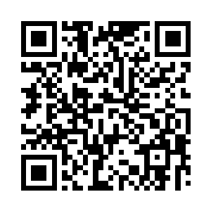 轻轻地抓住了马纵横那张又厚又大的粗手二维码生成