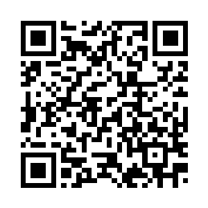 轻轻捻动缠在手上的一串沉香佛珠二维码生成