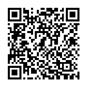 边学道看着不远处正给另一个看房人做着介绍的售楼小姐说二维码生成