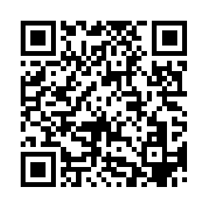 达科塔就询问一位路过的端着酒水的女侍应二维码生成