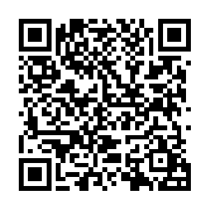 过不久就拿了详细的计划书过来请他去坐镇他新开的研究所二维码生成