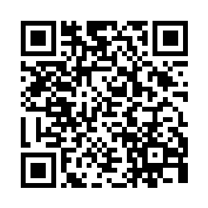 过去拿起那件昨晚用过的西装和工作服二维码生成