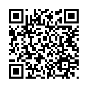 过去那个耳朵上带着十几个耳环的任二维码生成