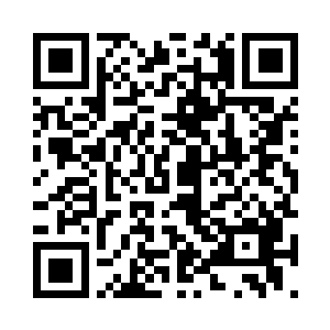 还不时拿出了几把恐怖的尖锐针刺飞过来扎我二维码生成