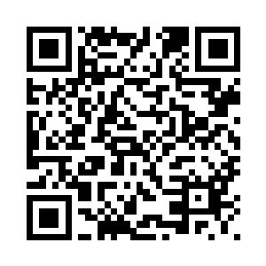 还从他身上摸走了一块小小的令牌二维码生成