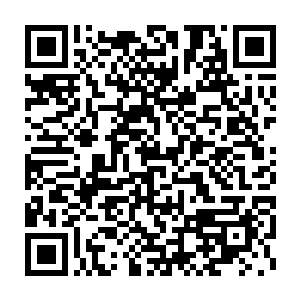 还坐在丰田商务里的赵玉山知道枪哥就要对吉普车里面的人动手了二维码生成