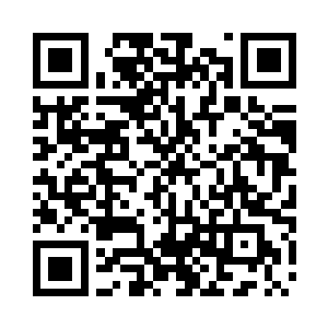 还把自己昨天在海边拍的照片给他看二维码生成