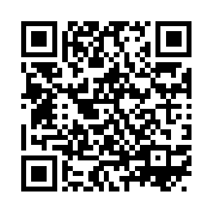 还是少年的男子分外好看的眉眼斜斜地上挑着二维码生成