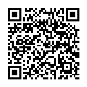 还有人漠不关心……不过这些人经过秦方身边的时候二维码生成