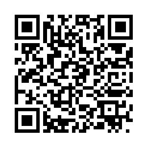 还有用敞篷马车拉着的大量新鲜蔬菜二维码生成