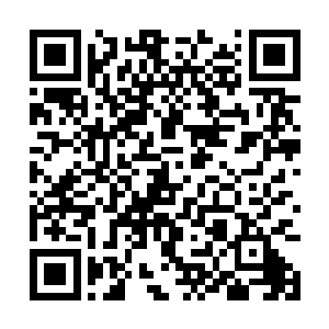 还用手里的ak47朝这辆冲进别墅客厅的奥迪车狂乱射击二维码生成