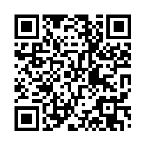 还留在大殿外与众宫女太监一同等着二维码生成