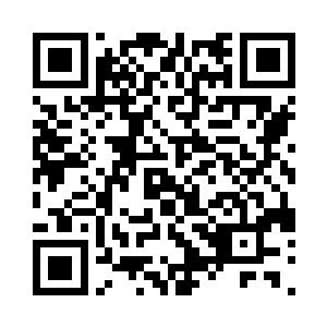 还风骚的对他们这门口三人组招了招手二维码生成