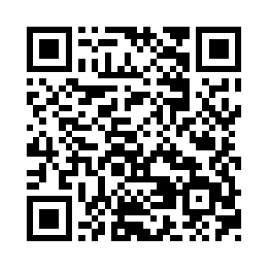 这一刻他倒是把被喷泉射中的事情给忘记了二维码生成