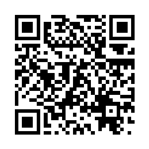 这一片平静的山峦林木似乎因为他的到来二维码生成