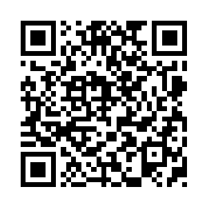 这下贝海才发现卡森的旁边还站了一个人二维码生成