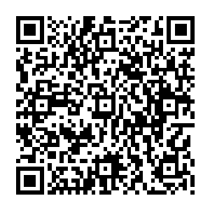 这两位更是一点也不担心这个杨少会对秦方不利的……哪怕是秦方双手揽着两位美女二维码生成